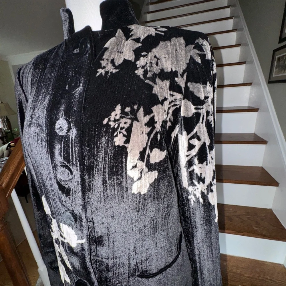 Dana Buchman Velvet Jacket Sz 4 - Picture 6 of 10